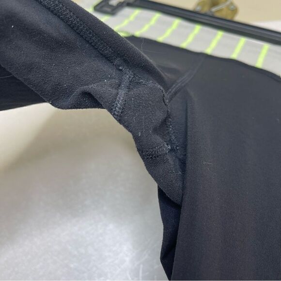 Lululemon Run Pace Crop Legging Black and Neon Yellow 4 - Picture 7 of 9